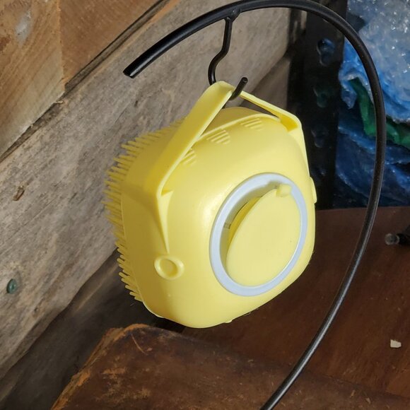 Silicone Face Exfoliating Brush - Soap Dispenser. - Picture 7 of 12